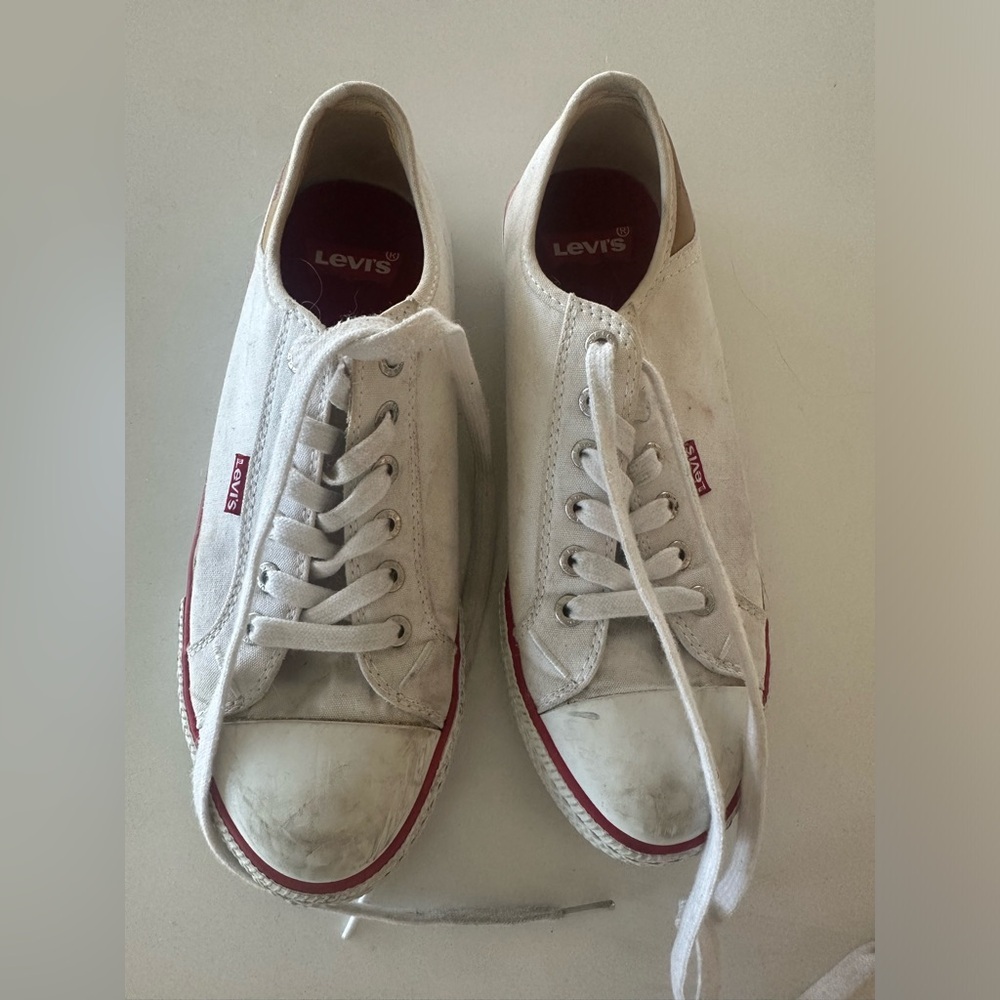 Levi’s converse style shoes